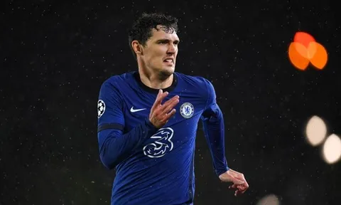 Trung vệ Chelsea ngó lơ hợp đồng mới, 2 ông lớn trải thảm đỏ đợi sẵn