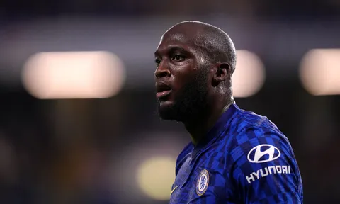 Lukaku bỏ lỡ mười mươi, BLV cảm thán