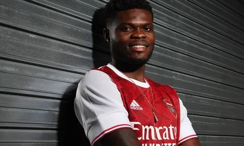 'Thảm họa' Arsenal lên tiếng, chỉ rõ thế mạnh của Partey khi tới EPL
