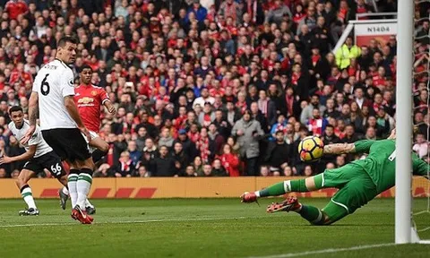 Ten Hag gật đầu, M.U sẵn sàng gây bất ngờ với người cũ Liverpool