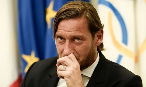 Totti sắp thành siêu 'cò', chọn thần đồng Inter làm khách hàng đầu tiên