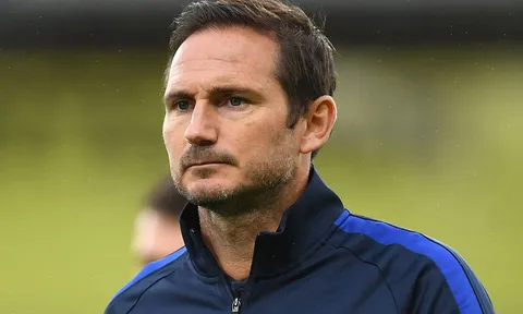 Nói Anfield ám muội, FA 'hỏi thăm' Lampard