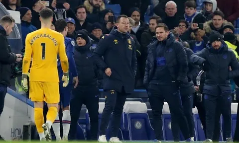 SỐC! Tái ngộ Chelsea, Terry chỉ nói đúng 1 câu với Lampard