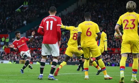 Fred đăng đàn, đáp trả thẳng mặt bình luận của Keane và Scholes