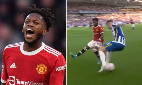 Fred thành 'trò hề' ở Amex Stadium