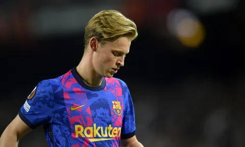Ten Hag có thể đã lấp đầy vai trò ban đầu thuộc về De Jong ở M.U