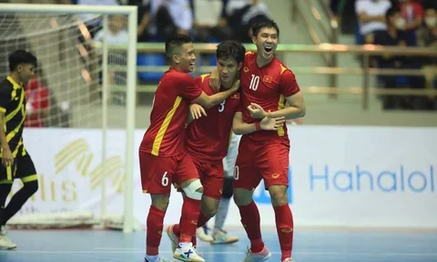 Thắng đậm Malaysia 7-1, tuyển Futsal Việt Nam dẫn đầu cuộc đua vô địch SEA Games 31