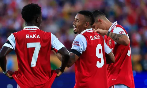Cây đinh ba hủy diệt của Arsenal