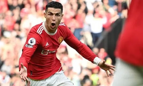 Gã khổng lồ đấu đá nội bộ vì Ronaldo