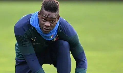 Gạch tên Balotelli, Mancini bày tỏ cảm xúc
