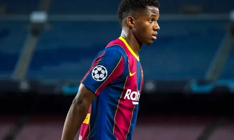 Gặp đồng đội trên tuyển TBN, Fati không quên báo tin vui cho NHM Barca