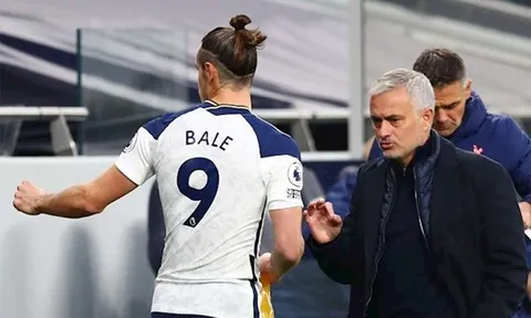 Gareth Bale tỏa sáng, người đại diện quay sang chỉ trích Mourinho