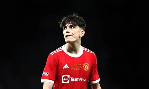 Real theo sát "ngọc quý" của Man Utd