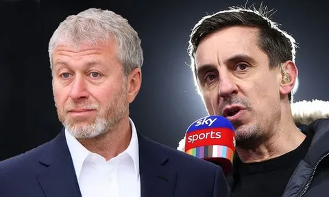 Gary Neville chỉ trích quyết định của Roman Abramovich là ‘hèn nhát'