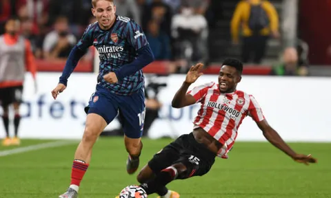 Gary Neville gọi tên cầu thủ xuất sắc của Arsenal trận thua Brentford
