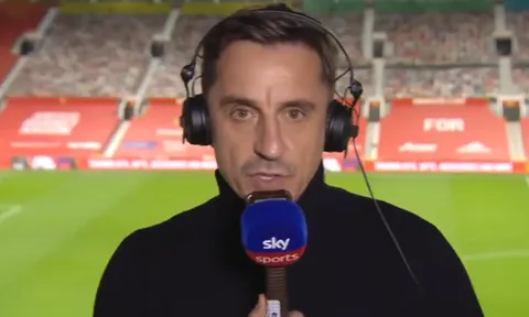 Gary Neville: "Tôi bị sốc khi Chelsea muốn để cậu ấy ra đi"