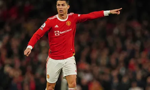 Gary Neville tự tin M.U sẽ cán đích trong top 4