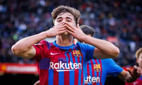 Sao trẻ Gavi sốt ruột vì Barca hứa lèo