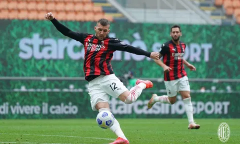 Genoa “biếu không” bàn thắng, AC Milan tiếp tục rượt đuổi Inter trên BXH