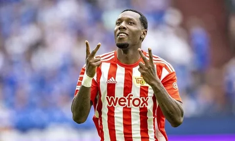 Sheraldo Becker: Nhân tố lạ dẫn đầu BXH Vua phá lưới Bundesliga