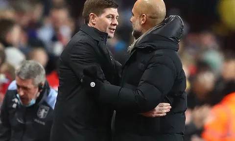Gerrard bị chế giễu vì màn ăn mừng trước Man City