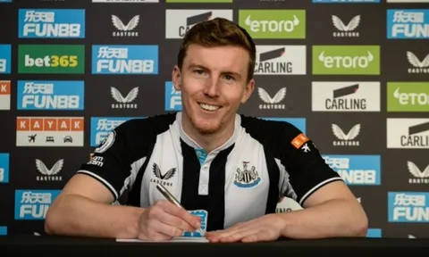 Gerrard chính thức cho 1 học trò sang Newcastle trước giờ TTCN đóng cửa