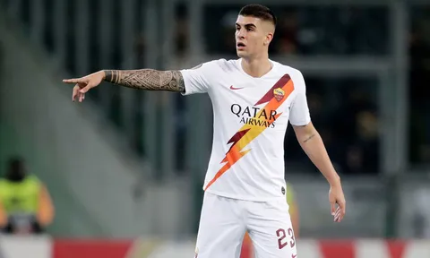 5 'báu vật' của Roma để Man Utd biến Smalling thành 'vật tế thần'