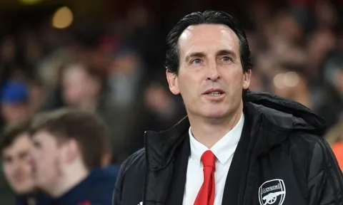 Bị hỏi liệu có sợ án sa thải, Emery nói đúng 1 câu lạ kỳ