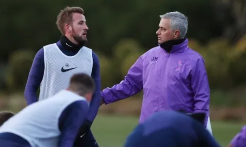Không vòng vo, Mourinho nói thẳng với Harry Kane 1 điều sau khi đến Tottenham