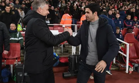 Michael Owen: "Arsenal cần khóa chặt ngôi sao đó của Man United"