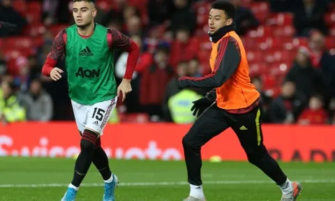 Đón Van de Beek, Man United sẵn sàng trảm 2 "vật tế thần"