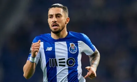 Nhanh chóng, MU chốt ngay mức giá "rẻ bèo" dành cho Alex Telles