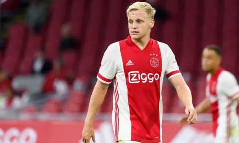Van de Beek đã thông báo với đồng đội việc gia nhập Man Utd