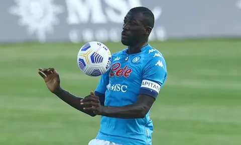 Bị “hét giá” 80 triệu euro cho Koulibaly, Man City chốt 2 cái tên thay thế