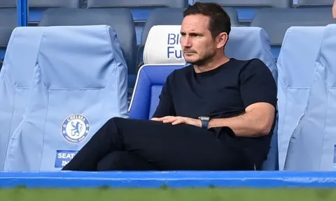 Paul Merson: "Lampard cần giữ lại cậu ấy để hỗ trợ cho Thiago Silva"