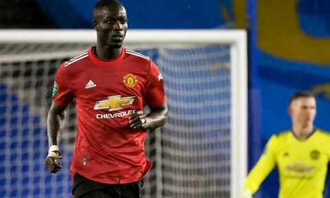 Đánh bại PSG, Solskjaer báo “hung tin” về hàng thủ Man Utd