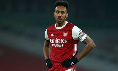 Aubameyang cảm thấy bực bội ở Arsenal