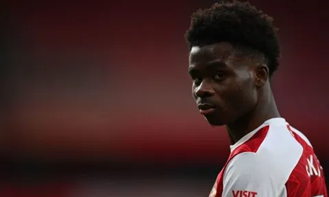 Ian Wright khuyên Arsenal không nên làm Saka chán nản