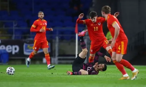 Ten Hag đã biết phải làm gì để giữ chân báu vật tuyến giữa của M.U