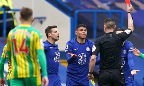 Thiago Silva nhận thẻ đỏ, Sam Allardyce phát biểu đầy bất ngờ
