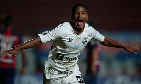 Học Arsenal săn hàng Brazil, đại gia Premier League 'méo mặt'