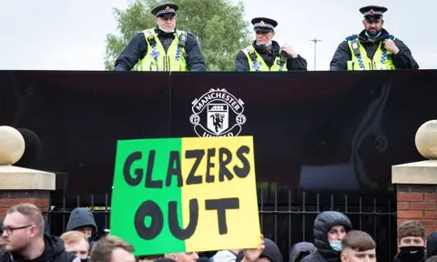 Nhà Glazer nhận đòn choáng váng từ NHM Man Utd