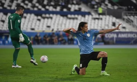 Sao Man Utd tỏa sáng, Uruguay đánh chiếm ngôi nhì bảng