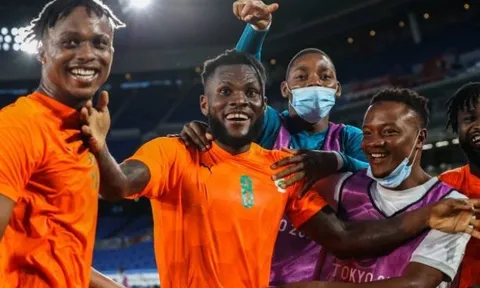 Bộ đôi Man Utd xuất trận, Bờ Biển Ngà hạ gục ông lớn châu Á