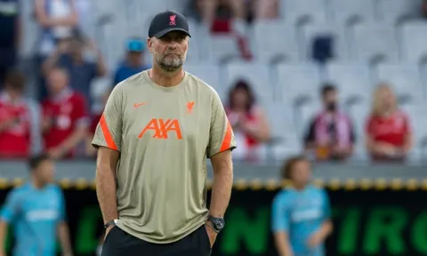 "Vì sao Man Utd chiêu mộ Varane còn Liverpool thì không?"