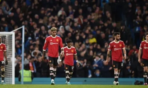 Keane chỉ ra 5, 6 ngôi sao không nên khoác áo Man Utd