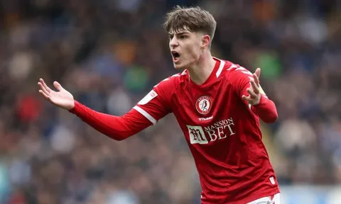 Man Utd hỏi mua 'cánh chim lạ' ở Championship