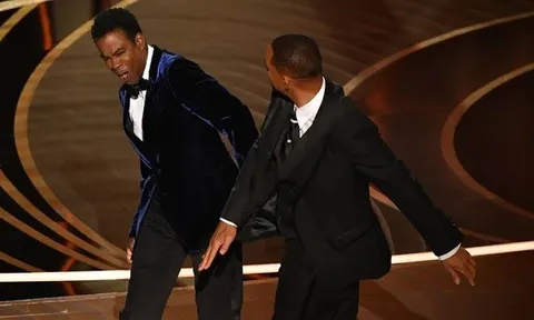 Các huyền thoại bóng đá bình luận về pha 'tác động vật lý' ở Oscar