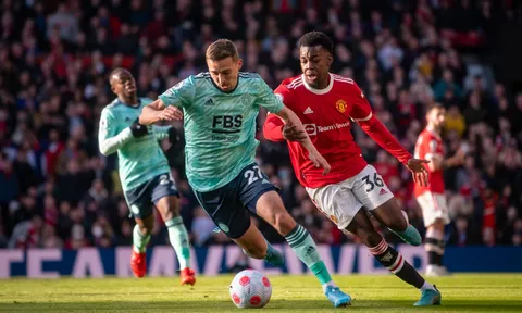 Gary Neville:  M.U đá chán, buồn ngủ