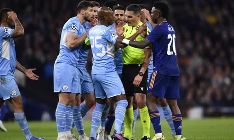 'Cỗ máy tuyến giữa' xuất hiện trong trận Man City 4-3 Real Madrid